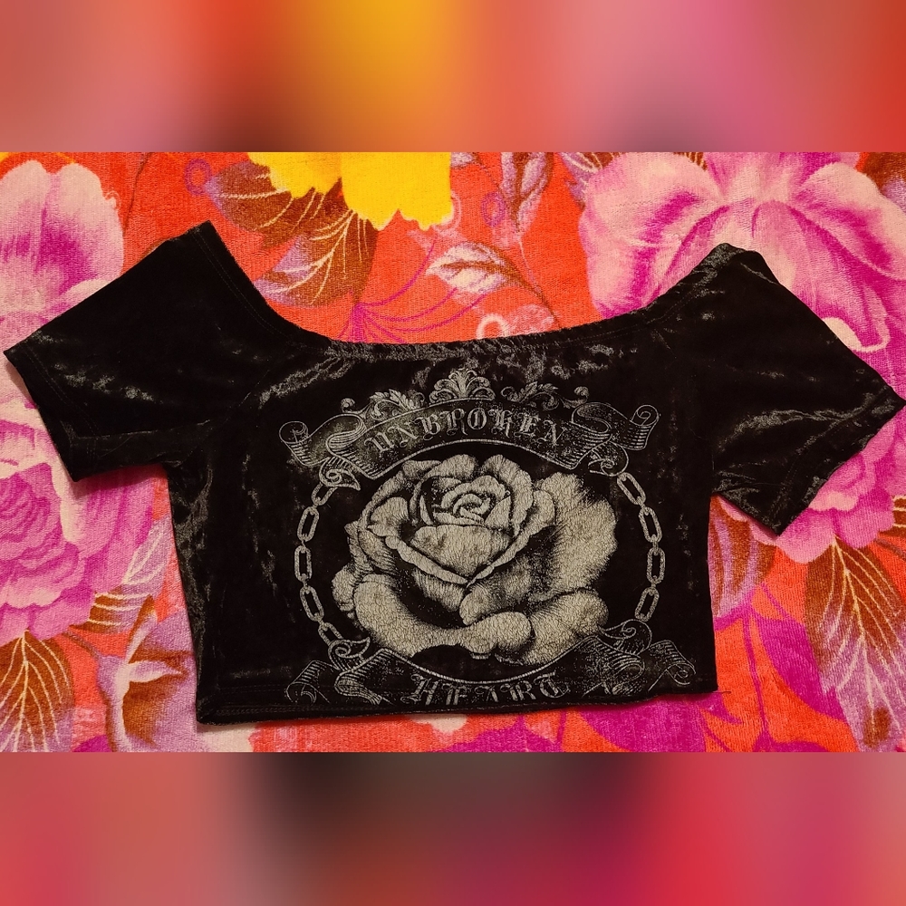 Rose velour croptop